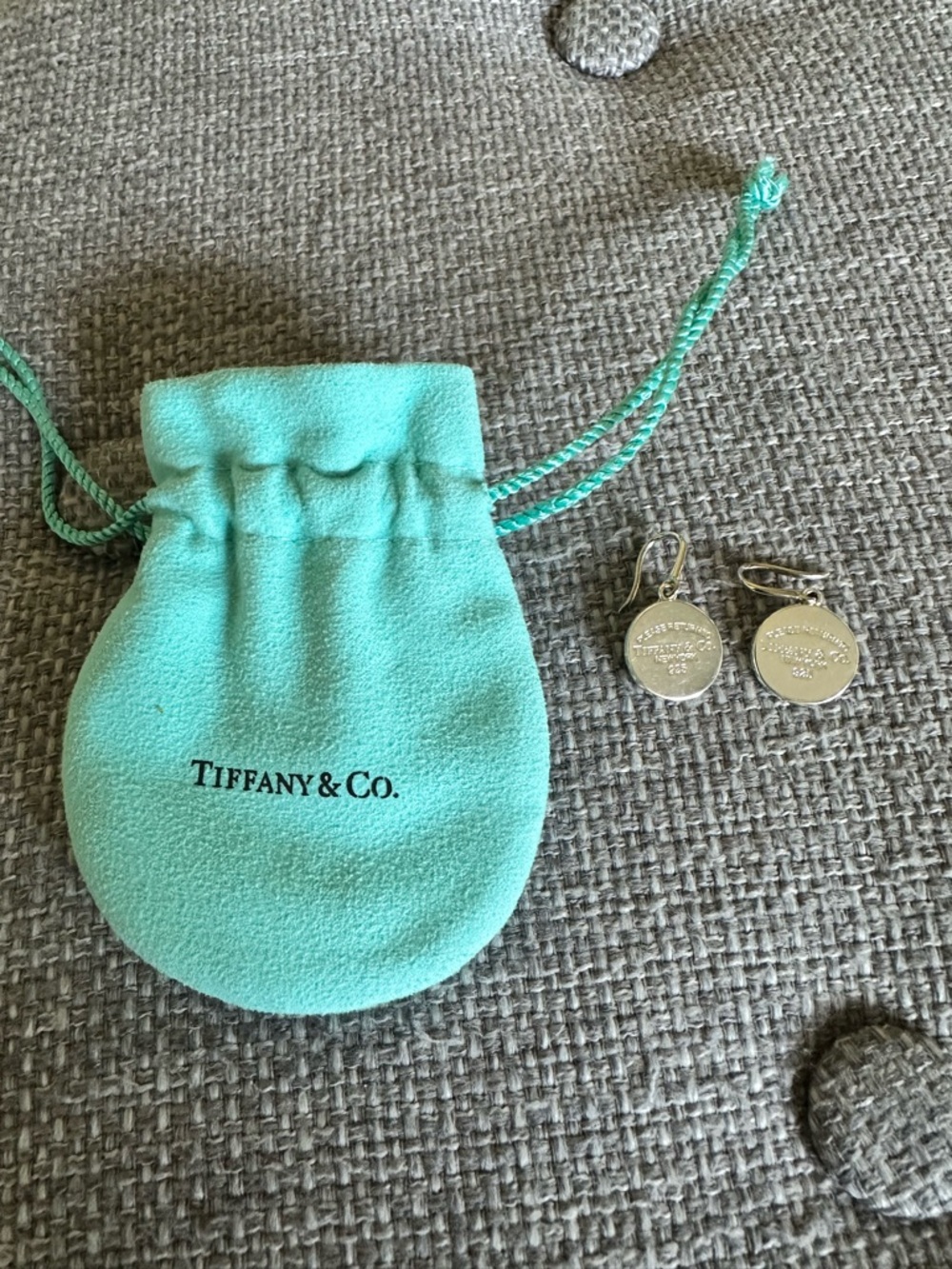**RARE** Tiffany & Co. Return to Tiffany Round Tag Earrings.